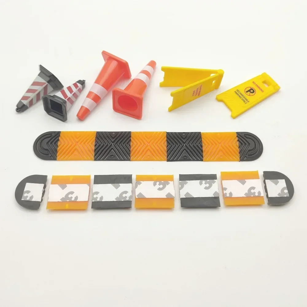 

1/18 1/24 RC Car Speed Bump Traffic Signs Roadblock Decoration for TRX4M Axial SCX24 FCX24 1:18 1:24 RC Crawler Car Parts