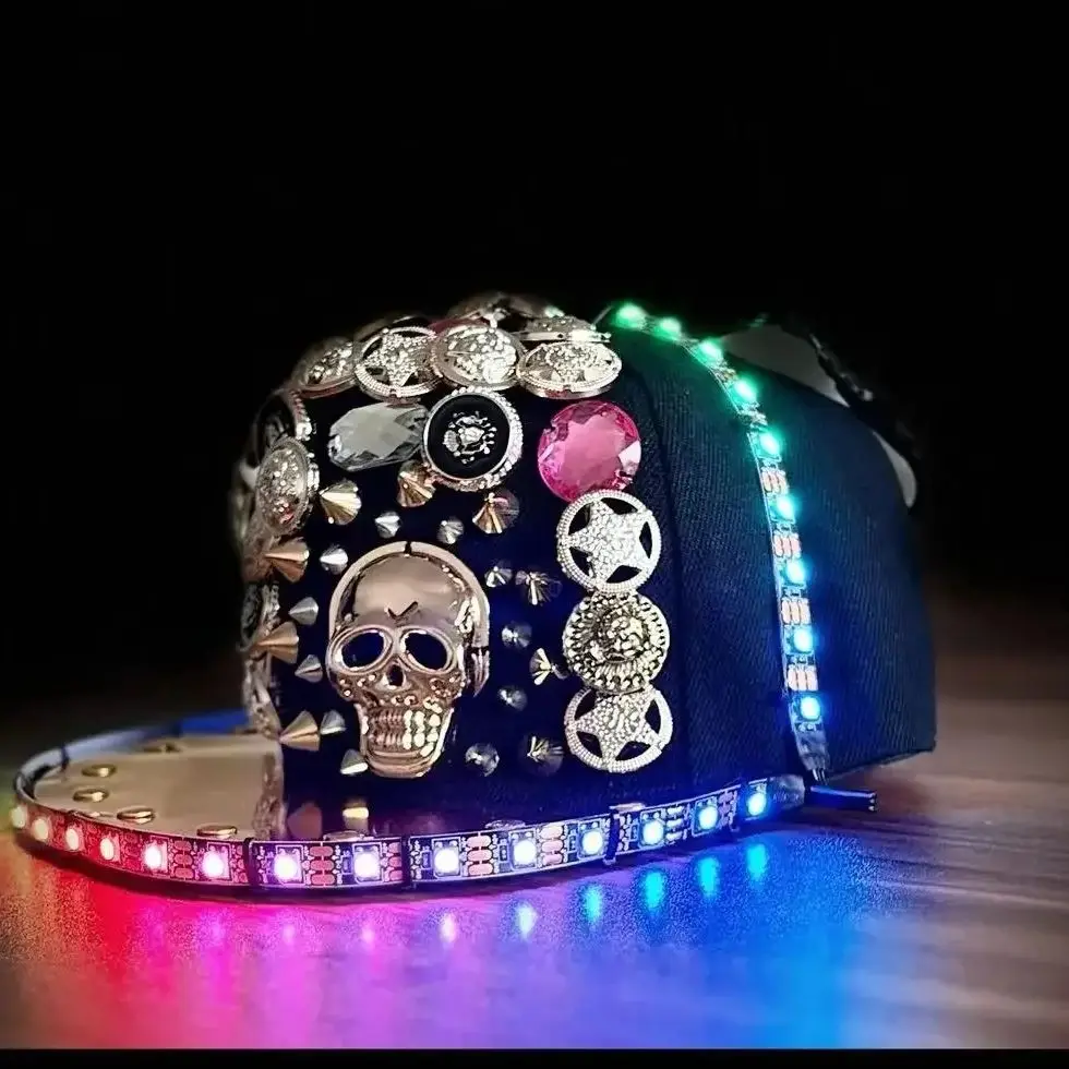 

Светодиодная шляпа, меняющая цвет, режимы синхронизации музыки, мигающая светящаяся кепка для ночного клуба, вечеринки, рейв-фестивалю, EDM, концертный костюм на Хэллоуин