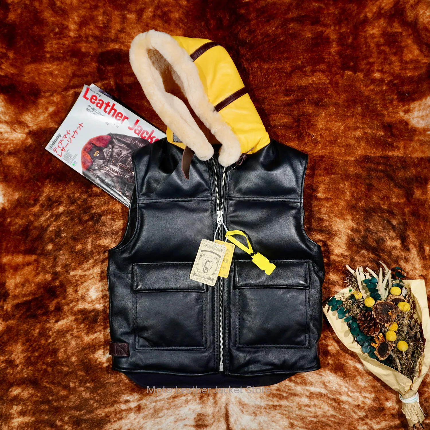 

Классический винтажный мужской зимний жилет из овчины с контрастными вставками, с капюшоном, без рукавов, приталенный, для мотоциклистов