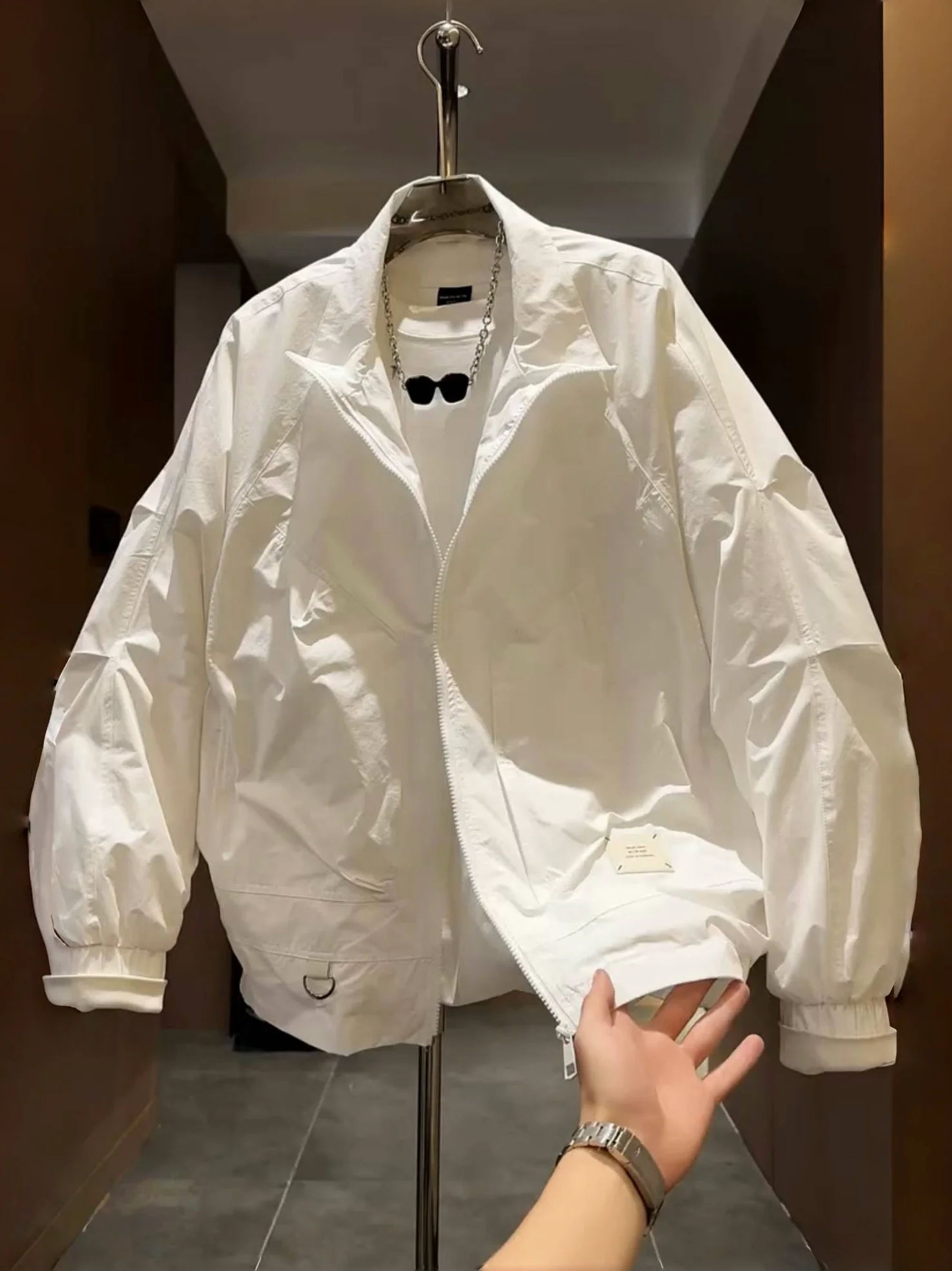 

Мужская демисезонная куртка с воротником-стойкой, тонкая, для активного отдыха, модная, однотонная, молодежная верхняя одежда, повседневная, на молнии