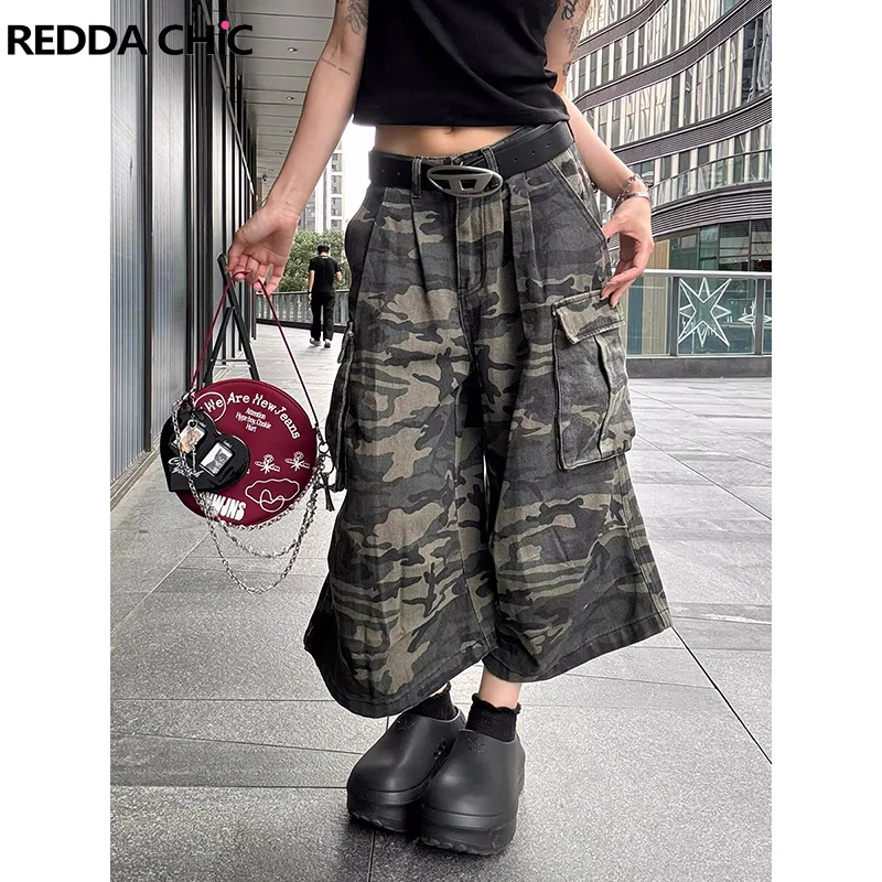 

ReddaChic Vintage Camouflage Women Jean Shorts Loose Fit Casual Wide Leg Multi-pocket Cargo Bermuda Pants Harajuku Streetwear