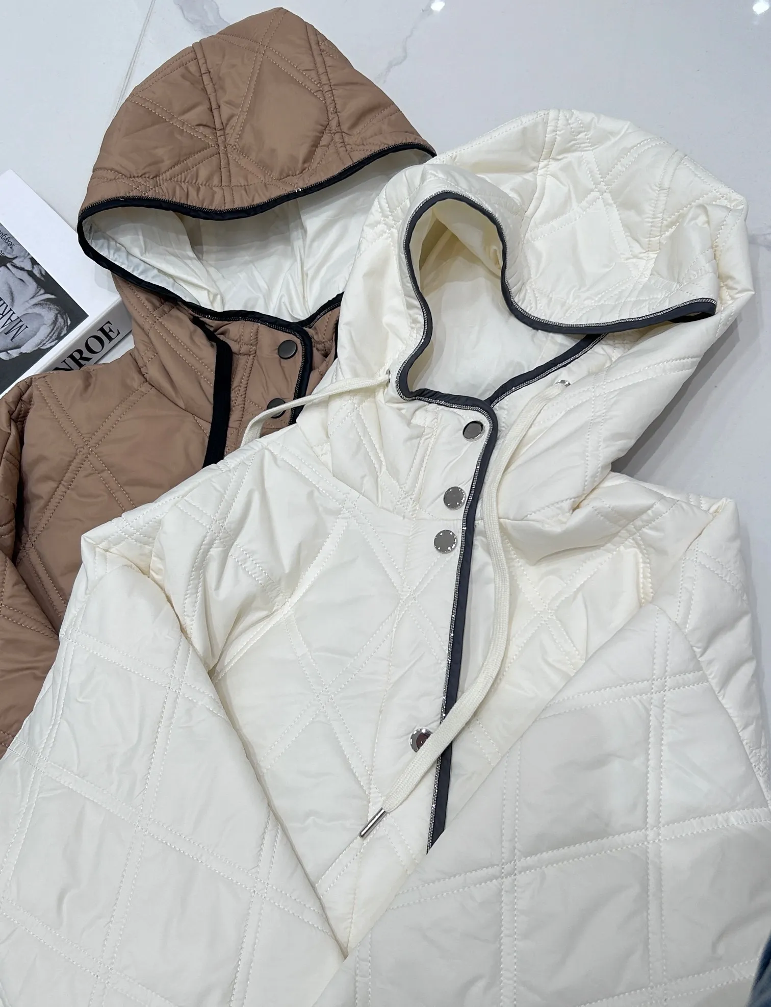 Autumn Winter 2024 Women's Hooded White Goose Down Jacket Hooded Diamond Pattern Warm Light