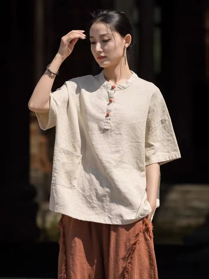 

Женская летняя рубашка-поло в китайском дзен-стиле, новинка 2026 года, однотонная, с воротником-стойкой, на пуговицах