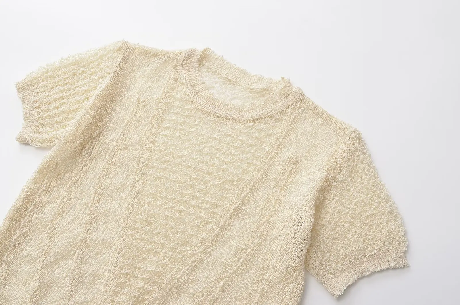 Dave&Di Summer T-shirt Women Fashion Ladies Elegant Round Neck Beige Color Short Sleeved Tshirt Casual Tops