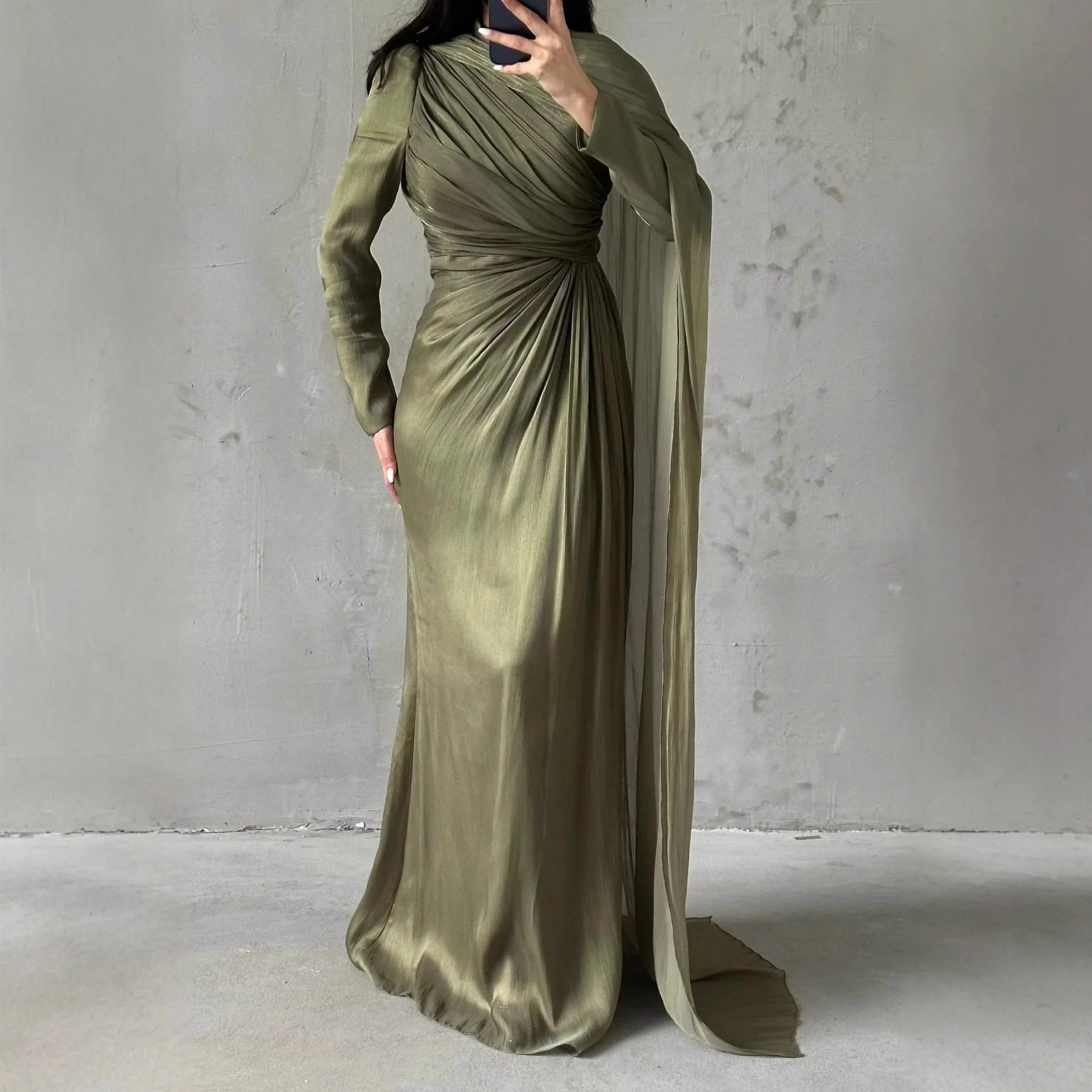 Damen Maxikleid mit Falten, Rundhals, unregelmäßigem Schnitt, schmal geschnitten, bodenlang, A-Linie, Frühling 2026
