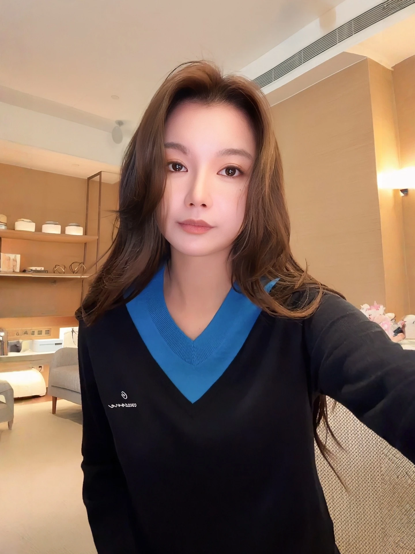 

Comfortable Long Sve V-Ne Knitwear Letter Pattern Color Blo Design Versatile Street Sle Women's Sweater by ZONE