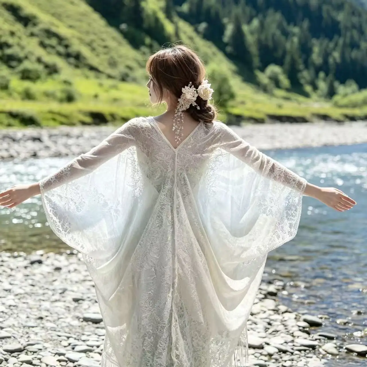 Women's Cheongsam Matching Shawl Womens Hollowed Tassels Cloak Comfortable Light Thin Beach Travel Tops Cloak New Chinese Style