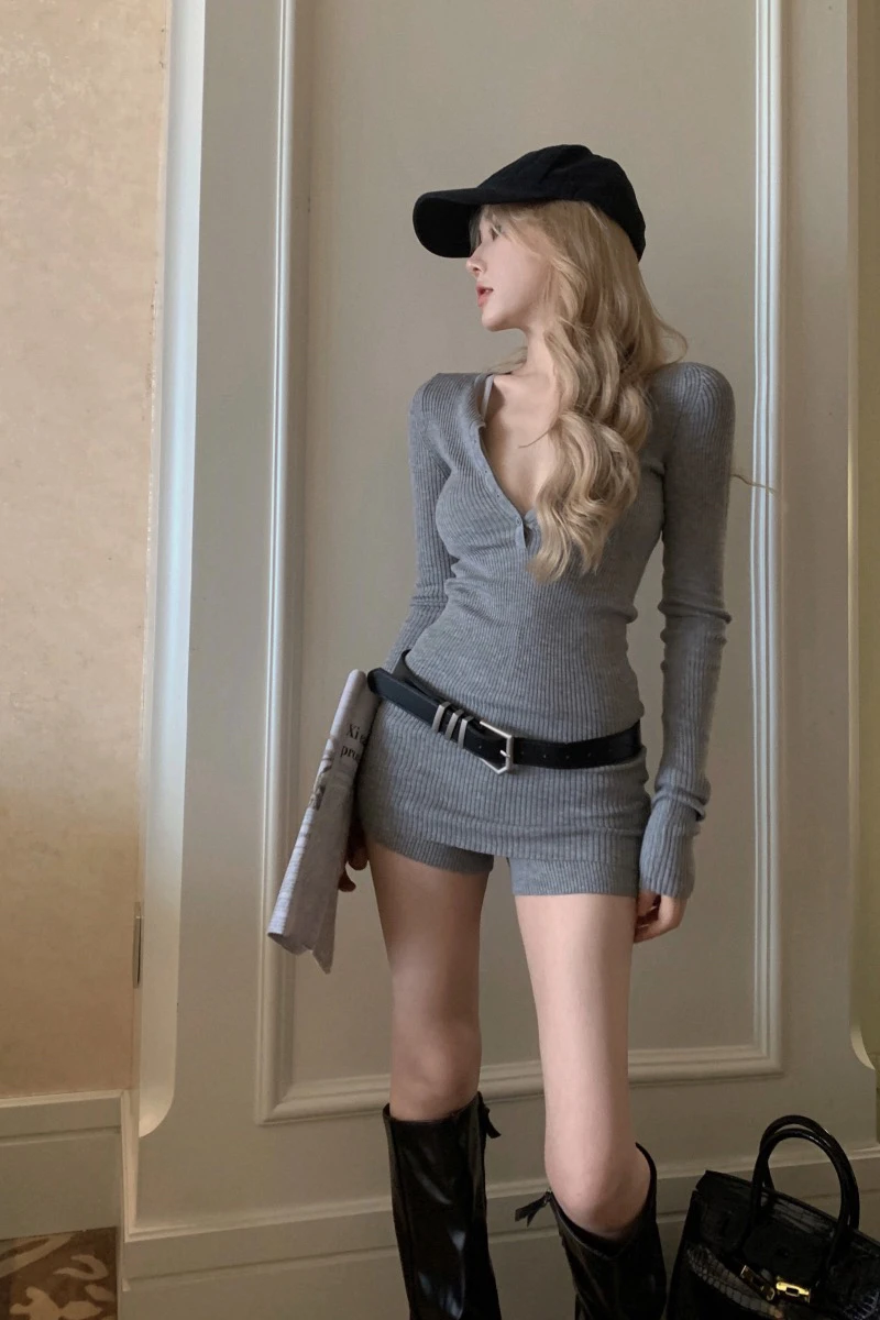 Grey Knitted Set Pure Desirable Spicy Long Sleeve V-Neck Top Women Early Spring American Casual Tight Shorts Two-Piece Set