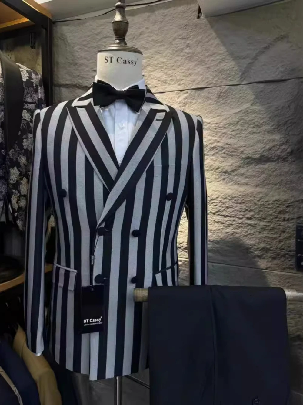 Stylish Striped Three Pieces Men's Suit Elegant Double Breasted Tuxedo Groom Wear Handsome Office Party Set Fast Shipping