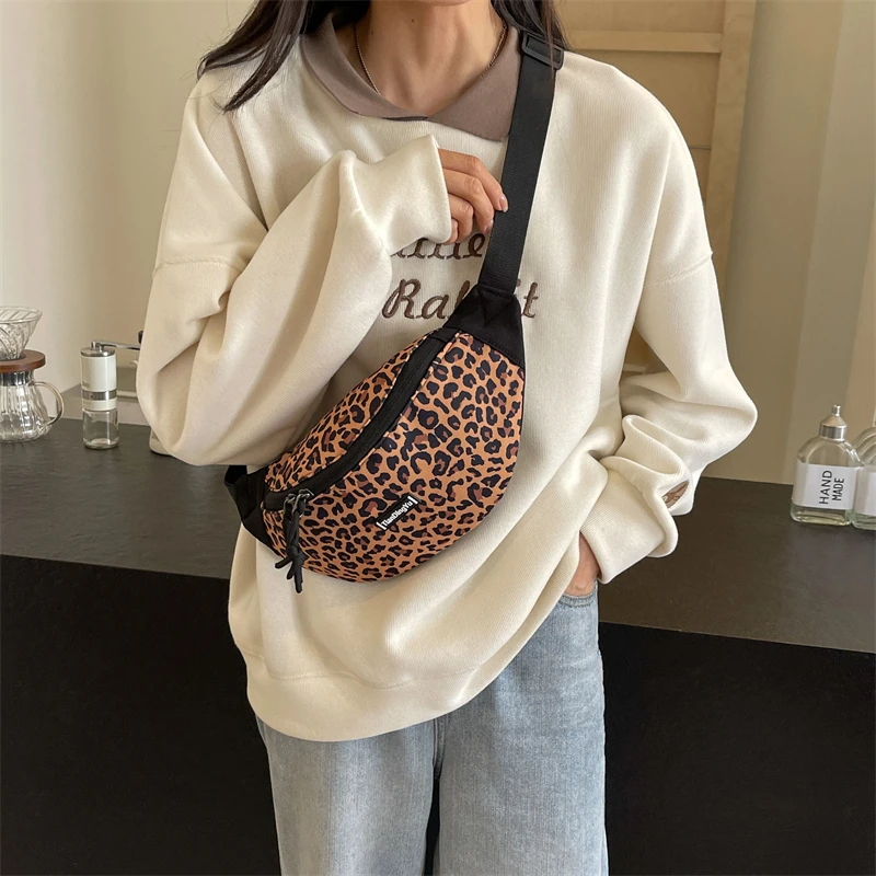 Nylon Waist Bag Pack Purse Casual Travel Large Capacity Crossbody Chest Bag Banana Belt Bag Female Leopard Handbag