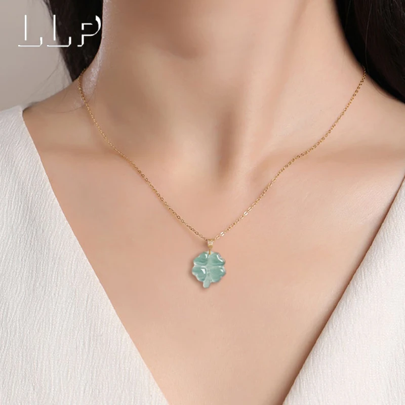 Natürlicher Jadeit-Anhänger in A-Qualität, Blauwasser-Blumen-Design, schlicht, exquisit und modisch, Schmuck-Maskottchen für Mädchen, Festivalgeschenk – Detail 3