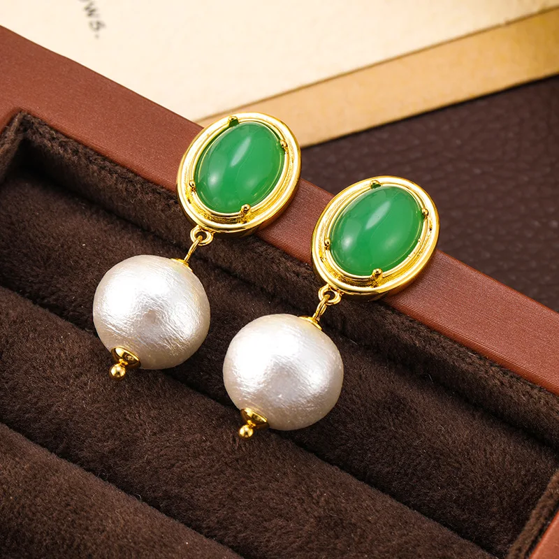 

French Baroque retro natural green agate round cotton beads elegant unique temperament earrings