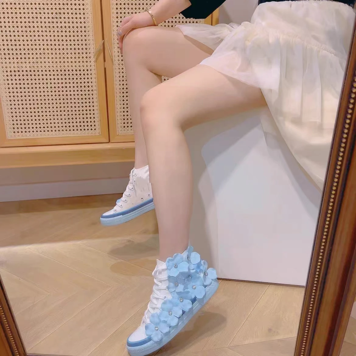 اليد المخصصة حجر الراين ثلاثي الأبعاد زهرة الأحذية القماشية ربيع الموضة أحذية رياضية غير رسمية للنساء 35-39 #3