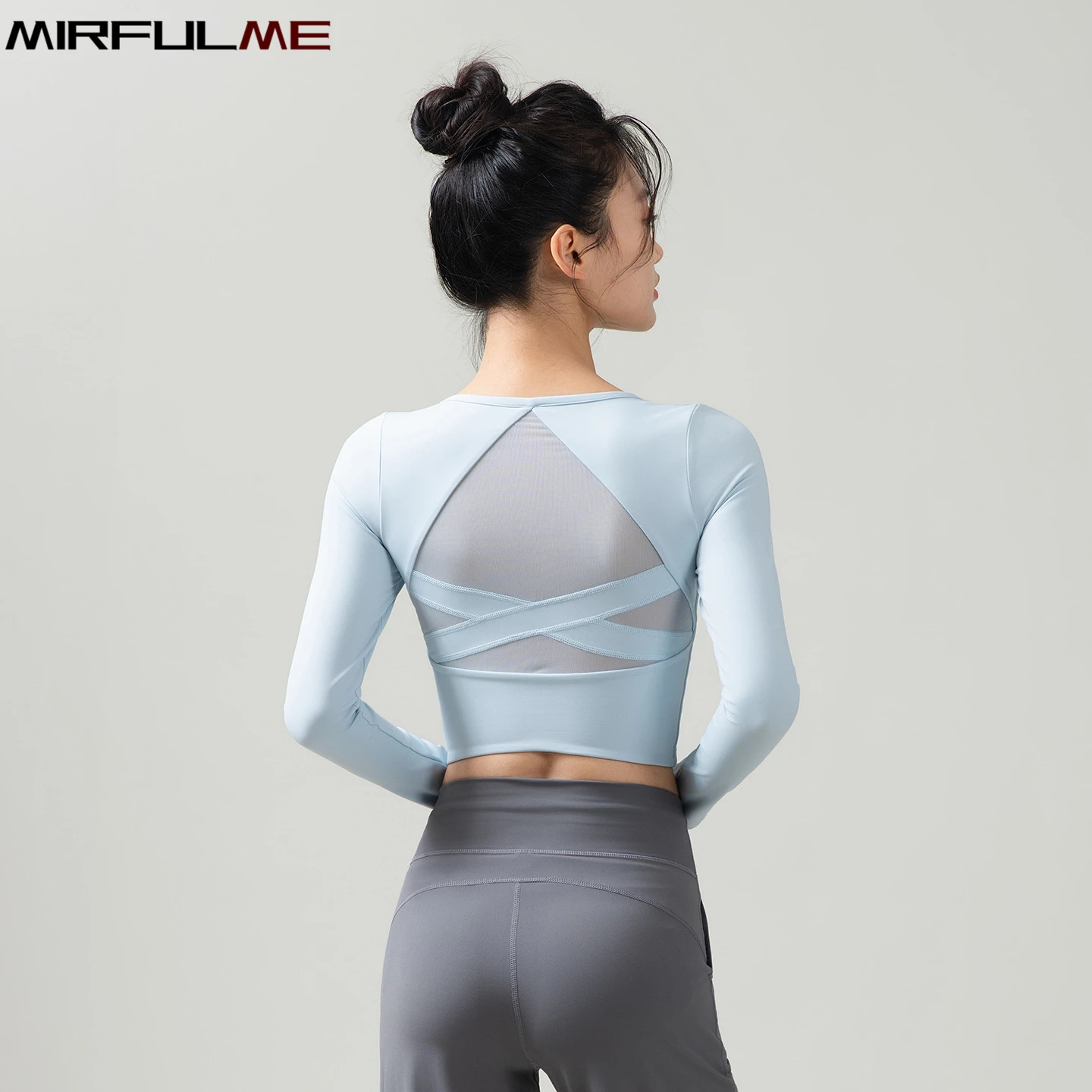 

Women Yoga Shirts With Pad Long Sleeves Sport T-Shirt Slim Mesh Breathable V-Neck Running Sweatshirts Gym Workout Bra Tops Girls