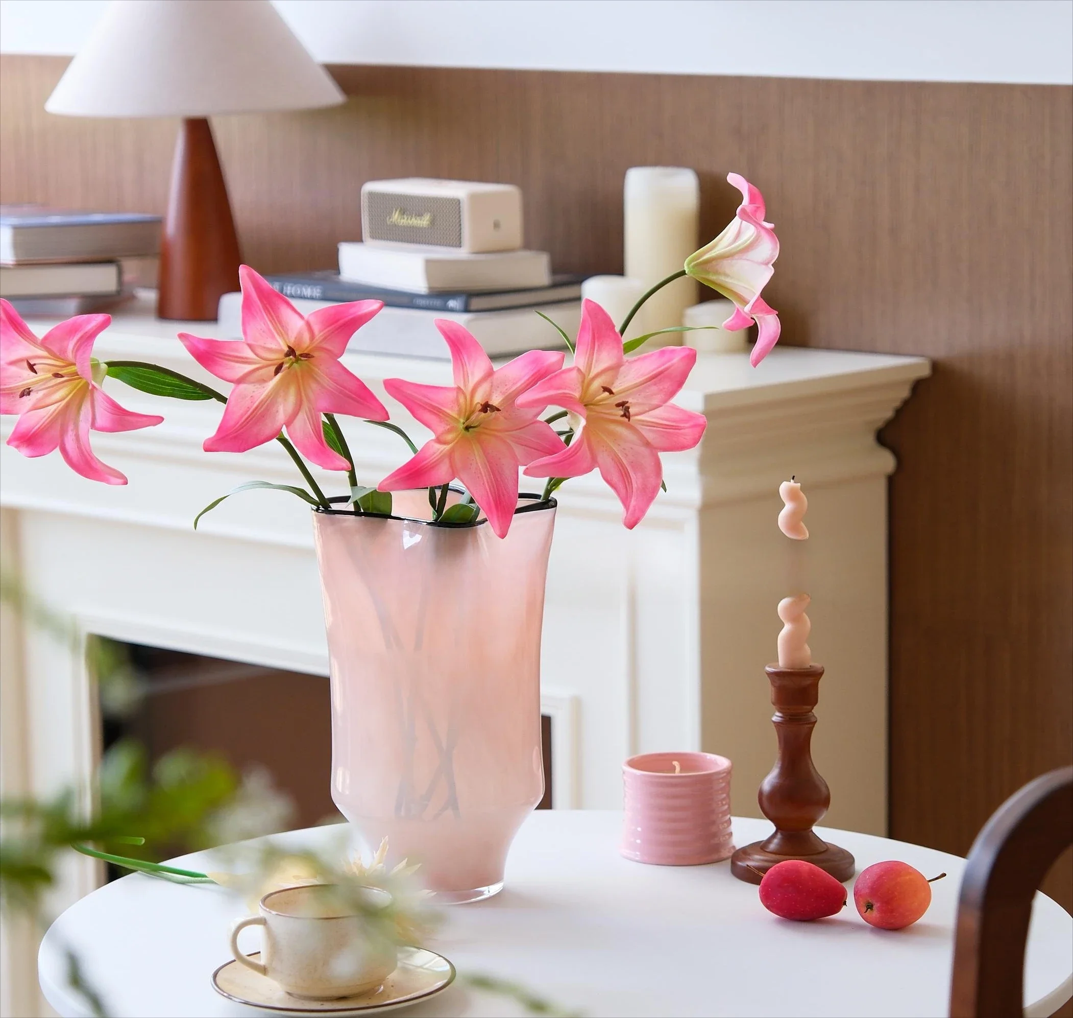 Gentle jade pink black edge wrinkles, large diameter glazed glass vase, living room entrance flower arrangement