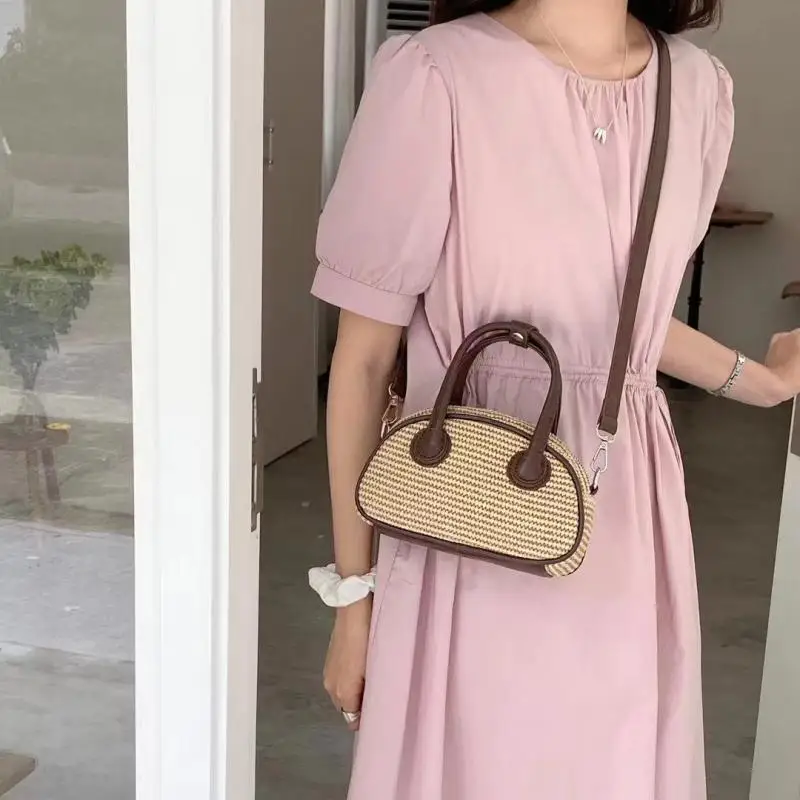 

Fashionable lady small and light carrying bag for going out mini change key texture cross body small square bag Mantou bag