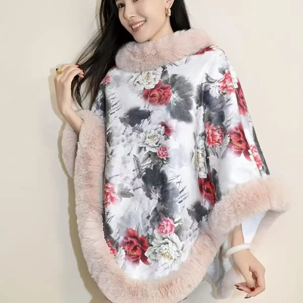 Nouveau Style chinois femmes Cape automne hiver épais velours châle National mariage vêtements chauds festif nouvel an événement Cape courte