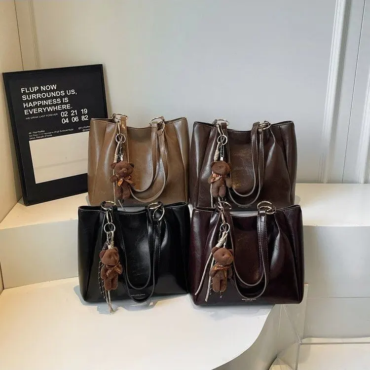 

2026 New Large-capacity Women's Shoulder Tote Bag, High-end Texture Retro Commuter Bucket Bag