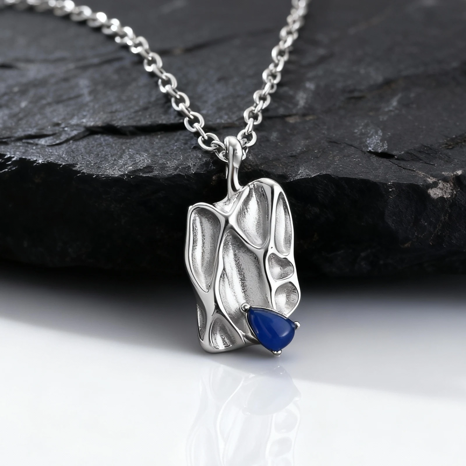 Trendige Blaue Stein-Halskette für Männer, Edelstahl Unregelmäßiger Gefalteter Quadratischer Anhänger, Hip-Hop-Schmuck Geschenk – Detail 4