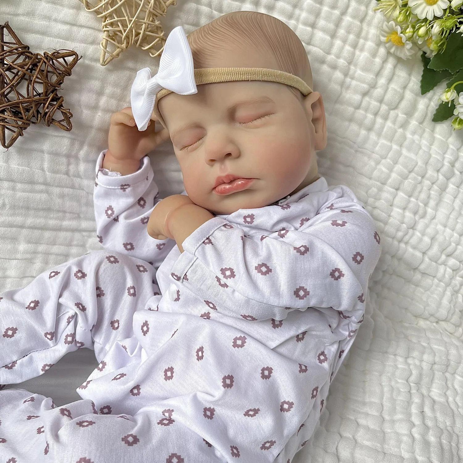 19 Zoll Realistische Reborn-Babypuppe mit 3D-Haut und Stoffkörper 48cm Schlafend Niedliches Geburtstagsgeschenk für Mädchen Sammlerpuppe