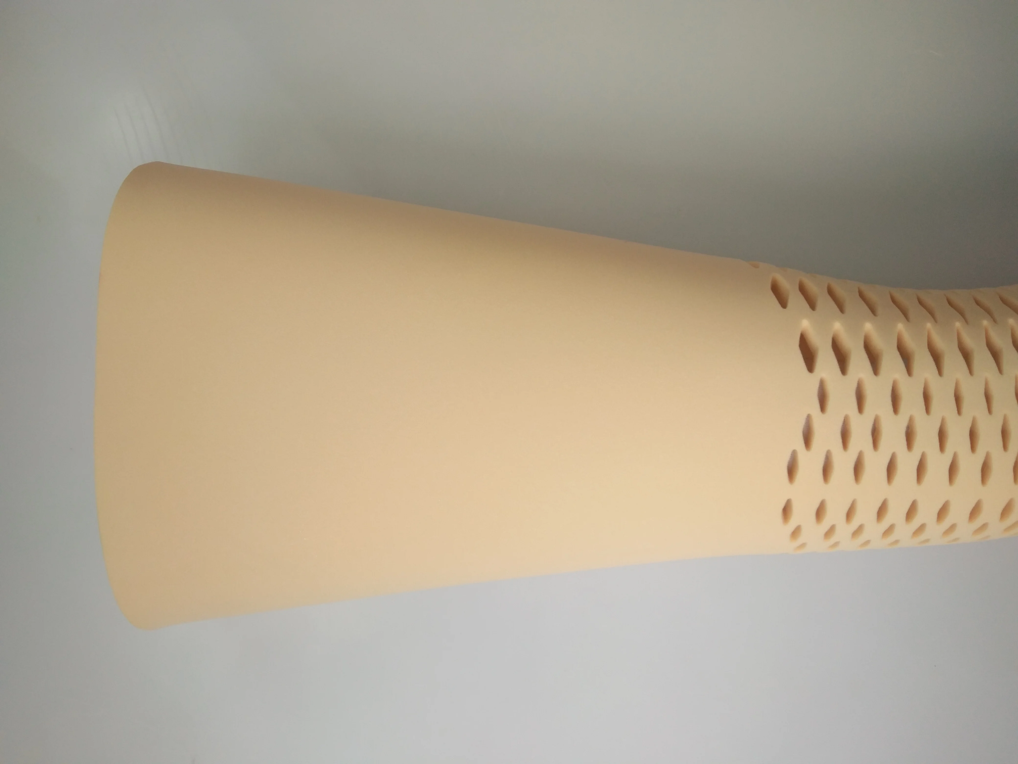 غطاء إسفنجي لمستحضرات التجميل AK (مقاوم للماء) للأطراف الاصطناعية للساق الصناعية