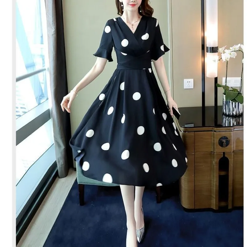 

Polka Dot V-neck Women's 2024 New Patchwork Fashion Summer Mid Length Style with a Slim Waist and Chiffon Short Sleeved Dress