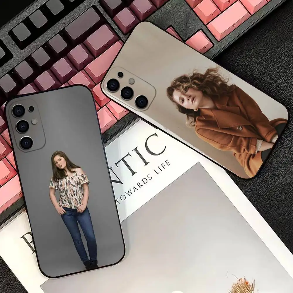 

Emma Kenney S-Shameless Phone Case For Samsung S25,S24,S21,S22,S23,S30,Ultra,S20,Plus,Fe Transparent Cover