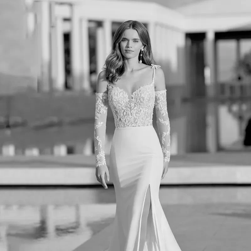 Sexy V-neck Lace Appliques Bohemian Wedding Dresses Charming A-line Backless Long Sleeved High Split Bridal Gown Floor Length