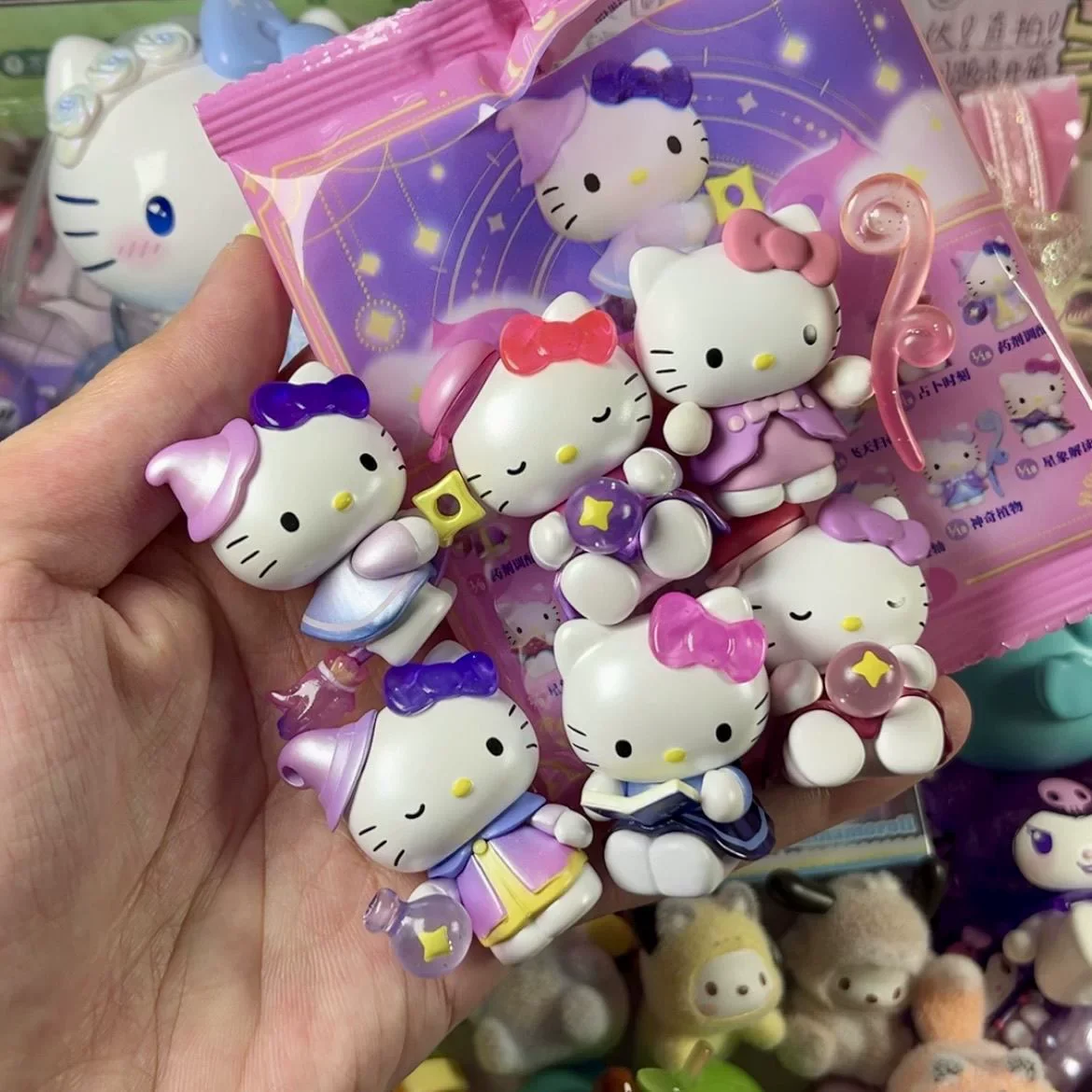 

Новая коллекционная фигурка Hello Kitty: Забавная кошка-боб для изучения астрологии, модель-сюрприз в слепой коробке, трендовая игрушка, подарок на день рождения для девочки