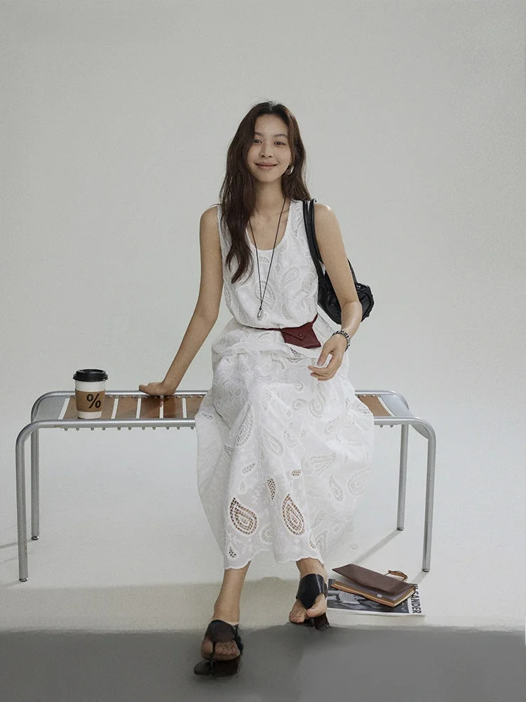 

Новинка лета: Модный комплект из вышитого цветочным узором жилета и юбки Joli – стильный костюм-двойка для женщин