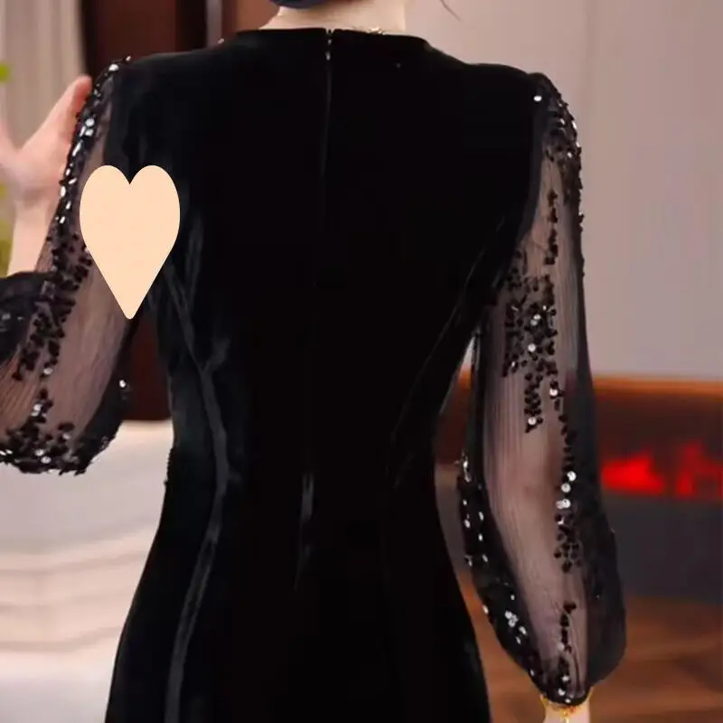 2026Autumn Winter Temperamentsocialite Goddessstyle Light Luxurydress with Waistcinching Revealing Lace Patchwork Versatiledress