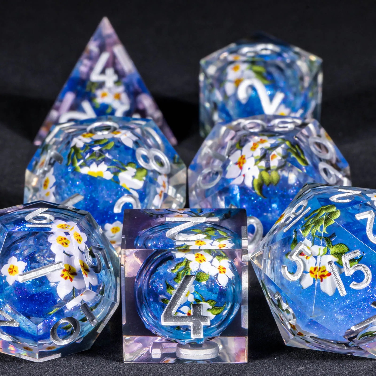 

Flower Liquid Core Resin Dice 7Pcs Sharp Edge D&D Polyhedral Dice For Dungeons & Dragons Role-Playing Games D20 D12 D10 D8 D6