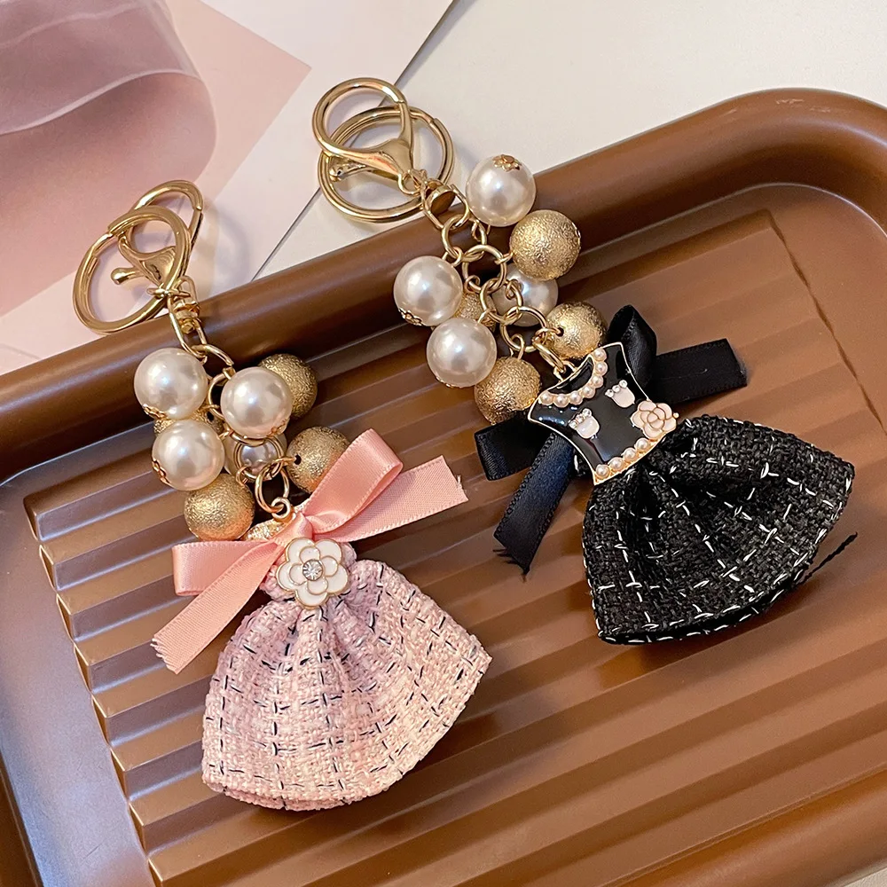 Creative Fashion Pink Dress Key Chains Pearl Keychains Women's Handbag Charm Pendant Car Key Ring Skirt Design Keyings Gifts