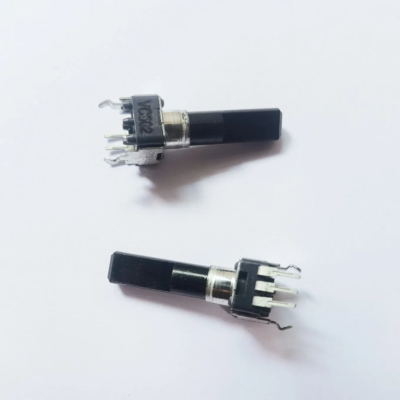 Original New 100% Rotating Potentiometer C5K B10K A20K B50K A10K A5K Electronic Piano Mixing Console Volume Potentiometer Switch