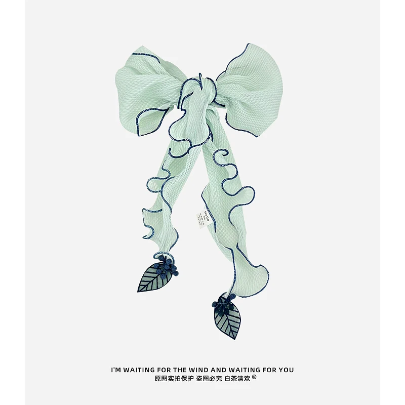 

Korean Version of The New Pleated Embossed Leaf Pendant Decorative Silk Scarf Women's Summer Thin Sweet Versatile Neck Scarf