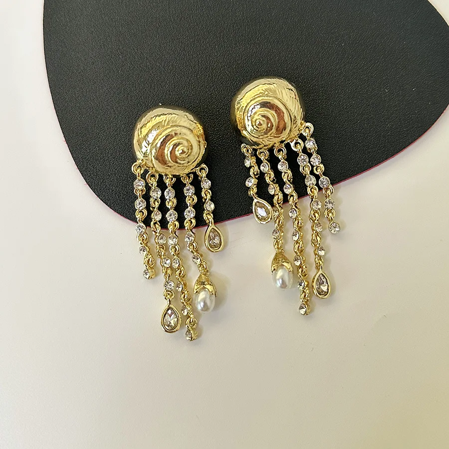 Niche design metal conch rhinestones pearl tassel earrings delicate light luxury women\'s banquet jewelry