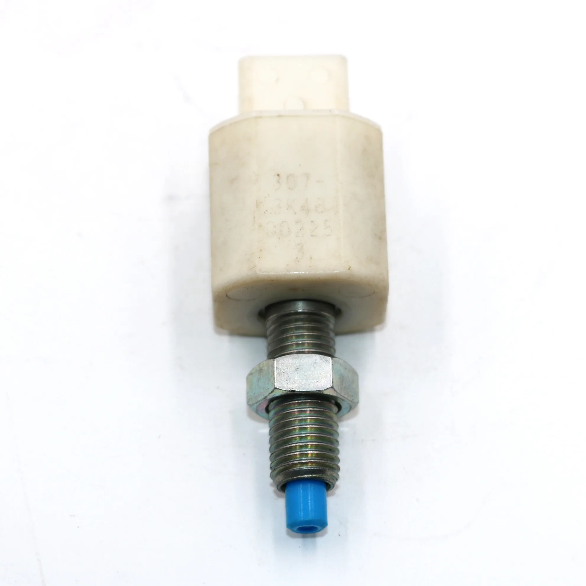 Suitable for Toyotas 15-18 Lexus Crown Brake Light Switch Sensor 84340-30130