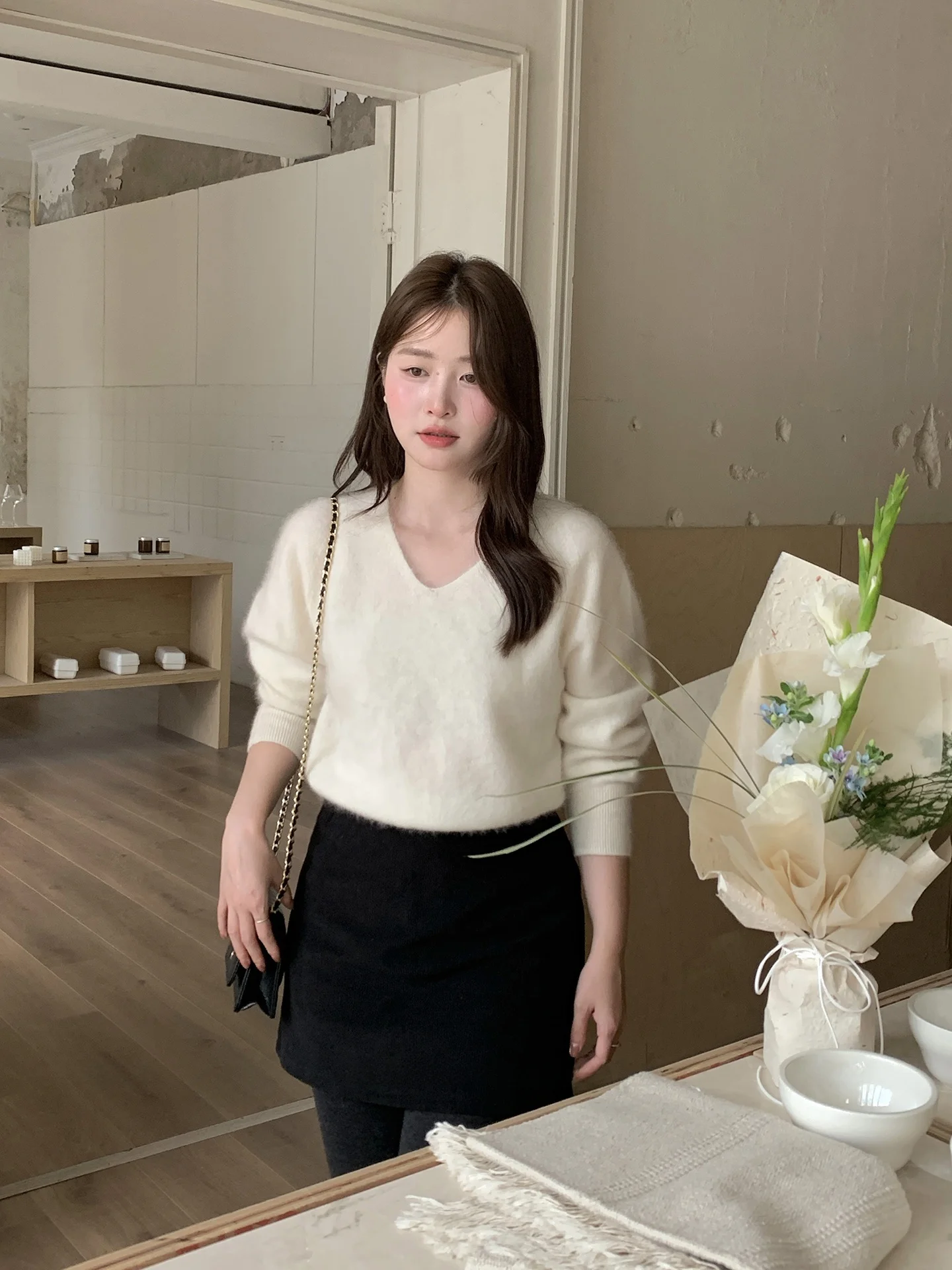 

Faionable Knitted V-Ne Sweater Slimming Inner Wear Versatile Autumn Winter Soft Wool Camere Women's Comfortable Warm Top