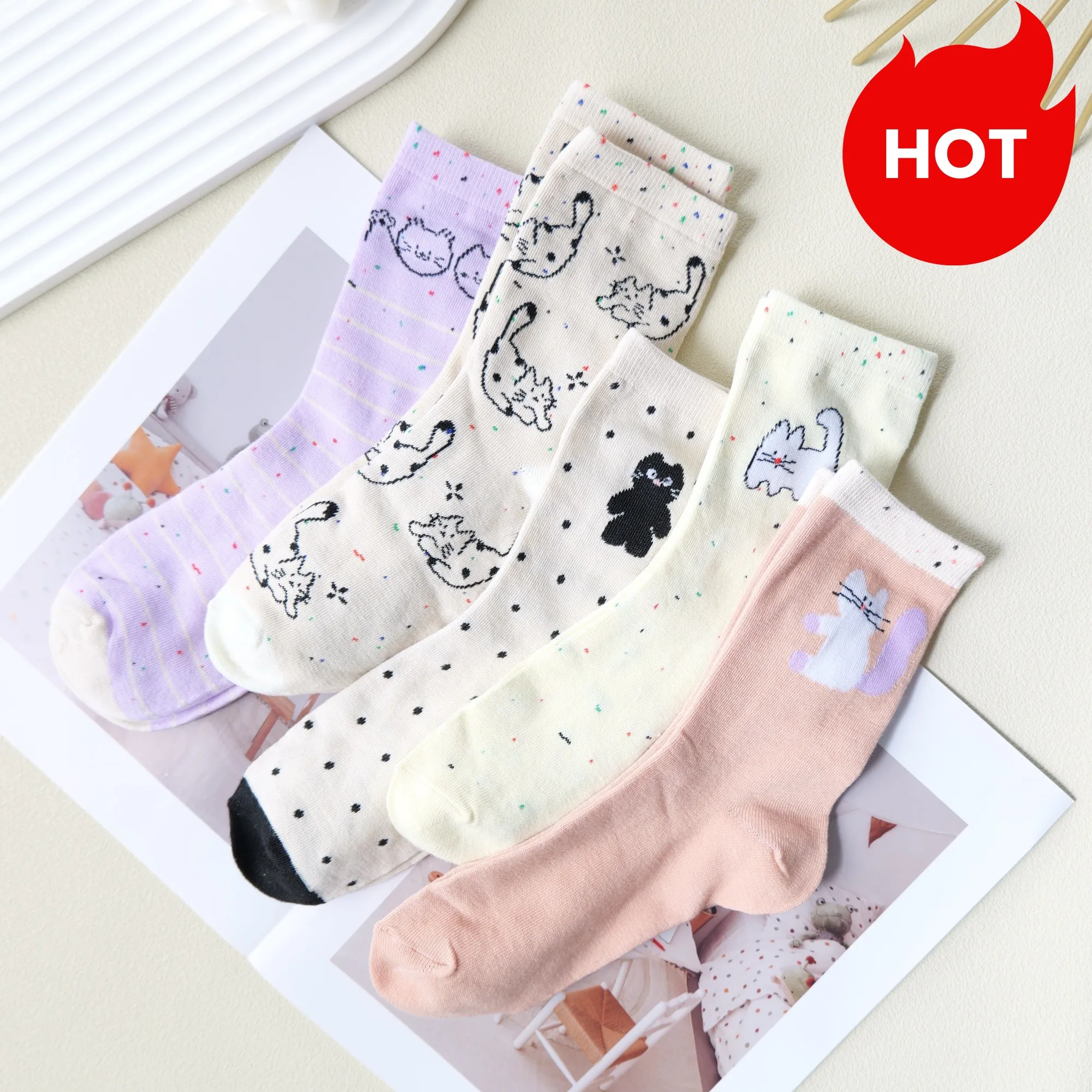 

Multiple Pairs of Women’s Multicolor Crew Socks, Cute Cat Design, Japanese Style, Comfortable for Winter, Moisture-Wicking