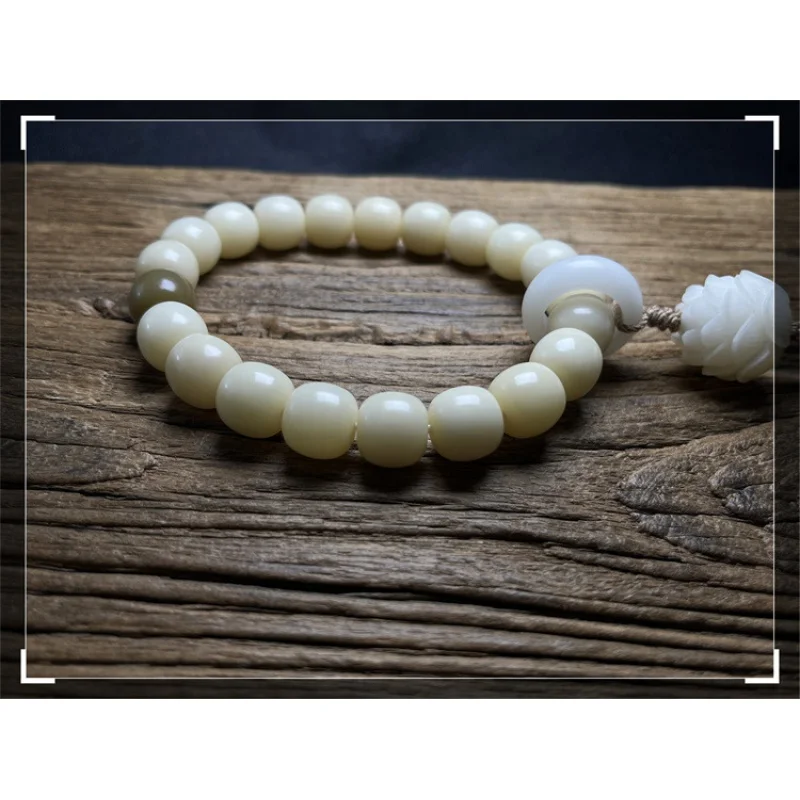 Natural Bodhi Old Seeds Old Materials Bodhi Root Handheld with Flexible Ring Lotus Bracelet