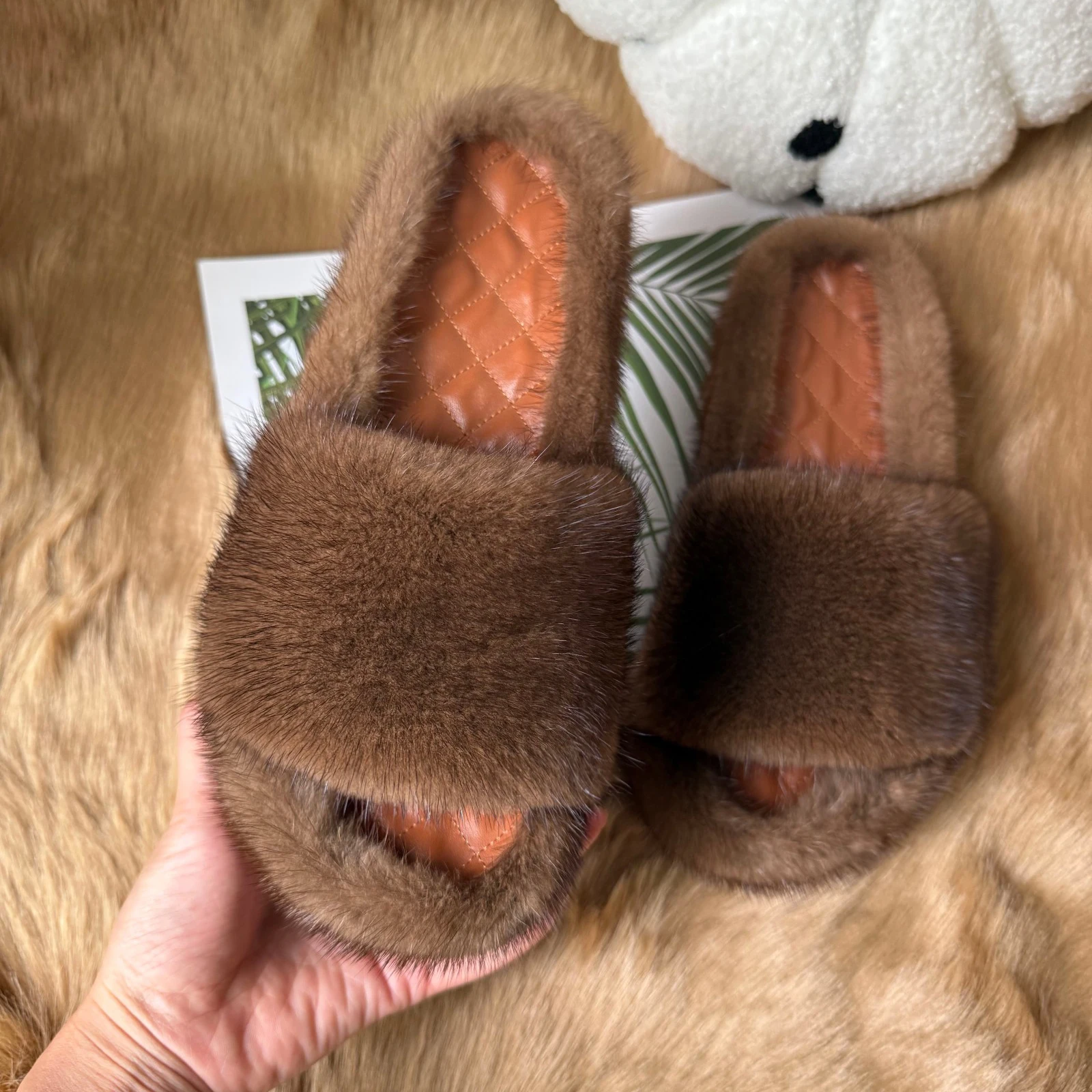 Dicke, warme Hausschuhe aus echtem Nerzfell für Damen, flauschige Pantoffeln, luxuriöse, warme Plüschfell-Schuhe für den Winter. – Detail 4