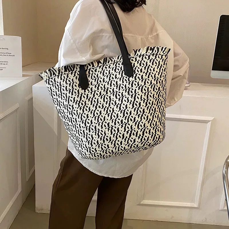 

Fashion Striped Straw Bag2023Summer New Large-Capacity Retro Literary Style Woven Shoulder Handbag Women