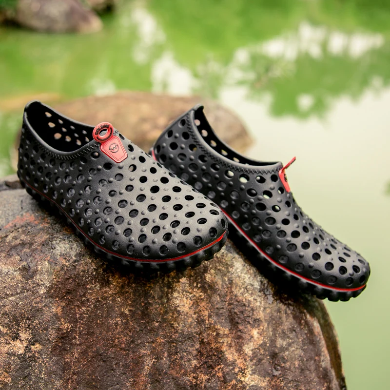 YUYIN Summer Aqua Shoes Men and Women Outdoor Beach Sandals Hole Shoes Couple Water Sports Quick Dry Shoes for Men