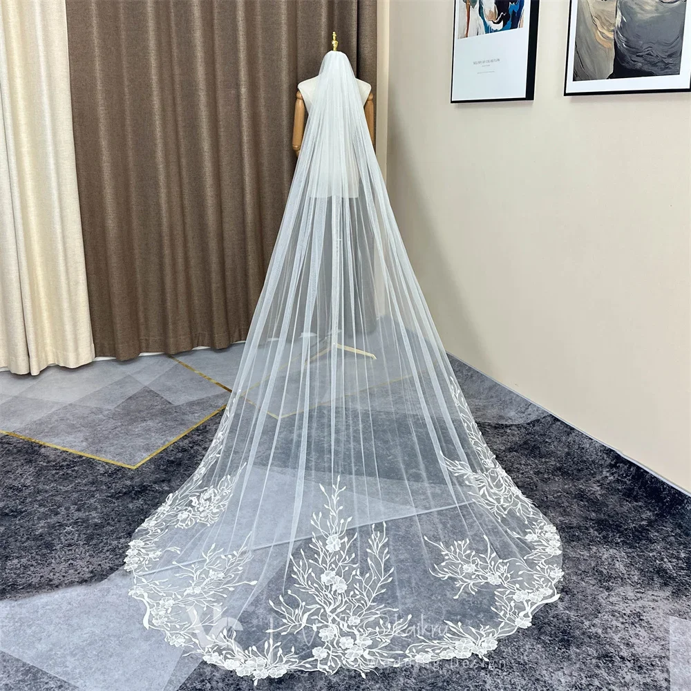

Elegant Ivory White One Layer Wedding Veil Lace Applique Edge Bridal Veils Cathedral Long Wedding Veil Comb Bride Accessory