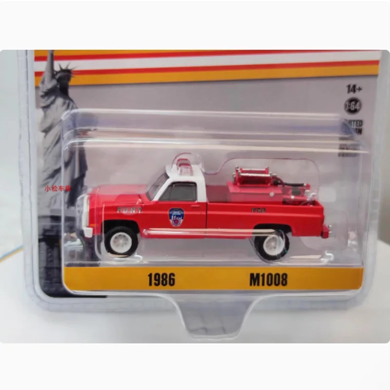 GreenLight Diecast 1:64 1986 M1008 Mini Pumper Fire Truck Alloy Car Model Classics Adult Souvenir Gift Static Display