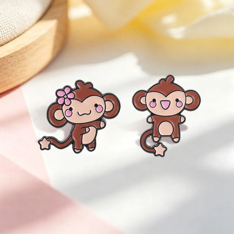 Cute Monkey Enamel Pins Cartoon Star Tail Ape Floral Kawaii Animal Brooches Lapel Backpack Badge Fashion Jewelry Gift for Friend