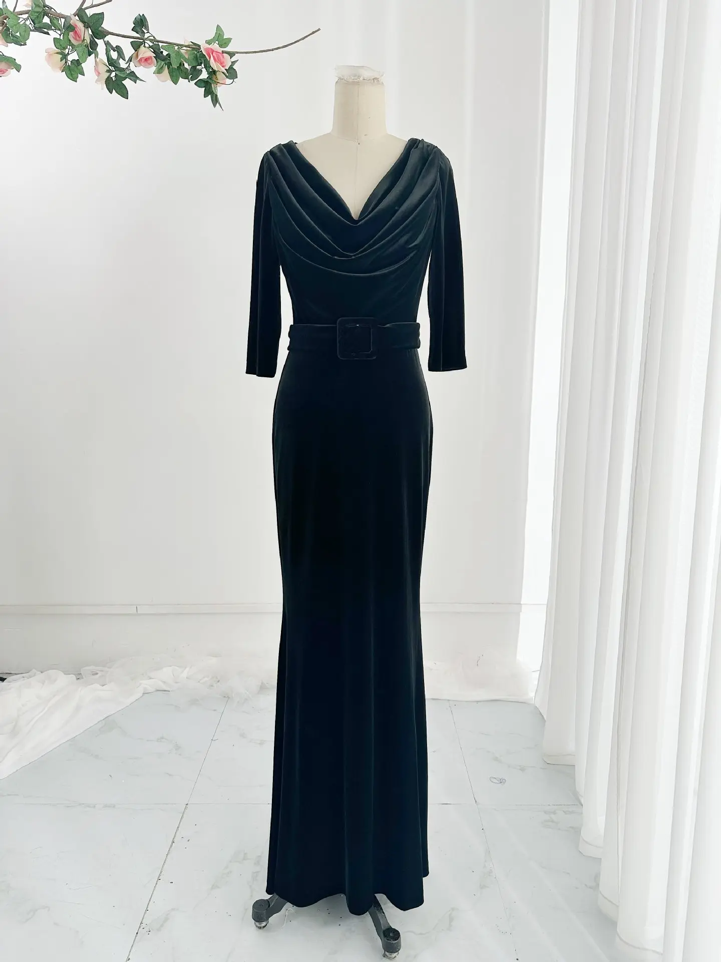 Black Intellectual Elegant V -Shaped Long -Sleeved Long -Sleeved Super Slimmed Mermaid Banquet Hosted Evening DressM2208