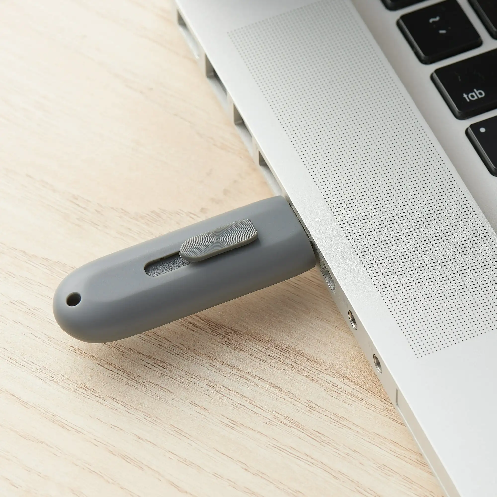 

USB 3.0 Flash Drive for Tablets and Computers, 128 GB Capacity