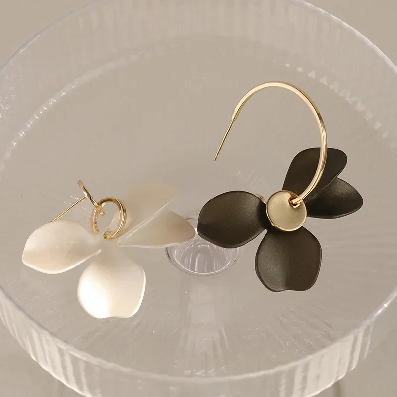 New Korean Earrings Needle High Quality Matte Petal Earrings for Women with Asymmetrical  Design Exaggerated Earrings  for Women