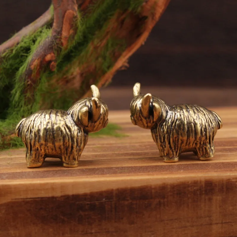 2 Pieces of Popular Creative Cute Highland Cow Flower Pot Potted Plant Ornaments Brass Crafts Home Decoration Supplies